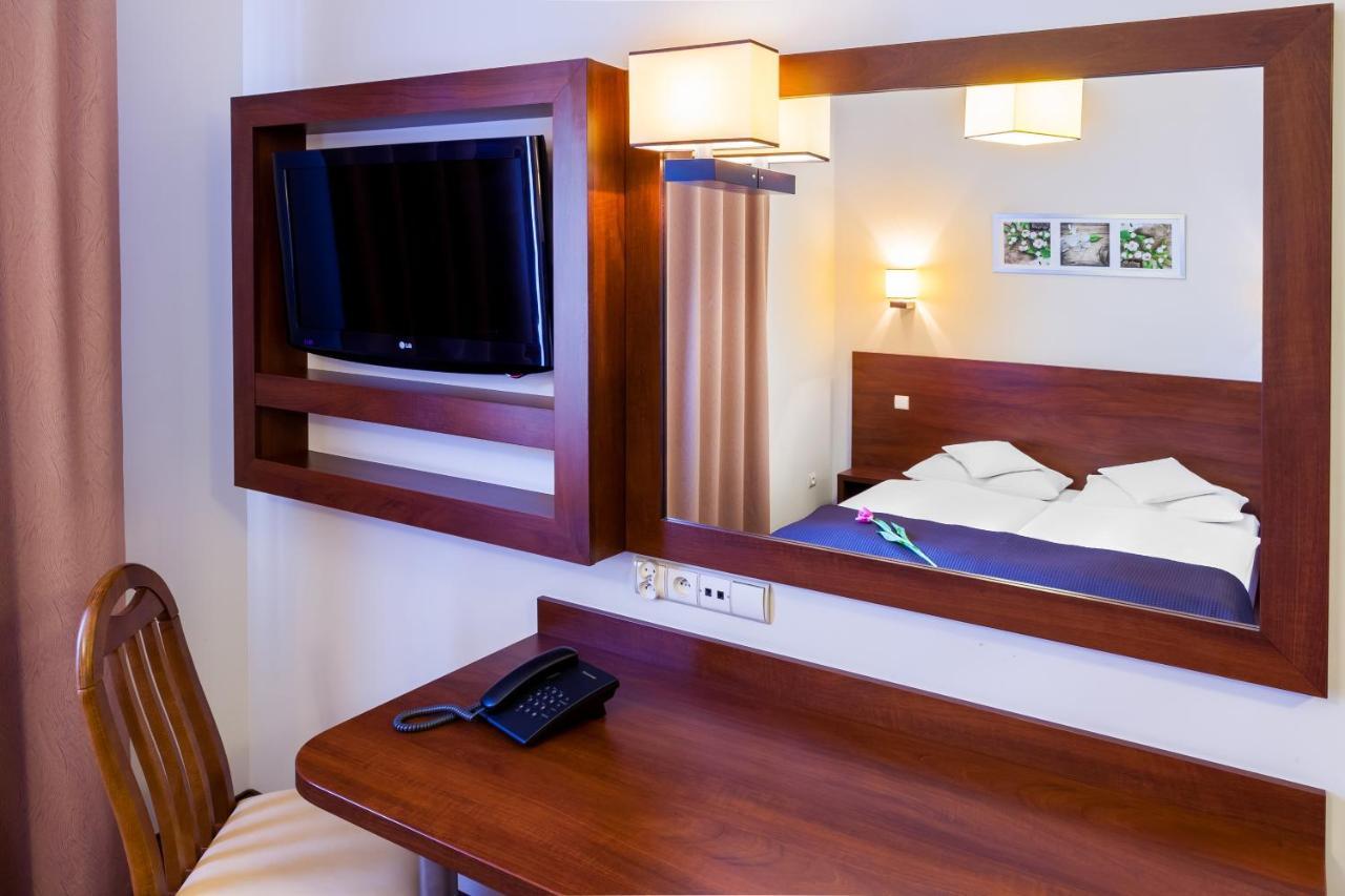 Hotel Mikulski 格利维采 外观 照片