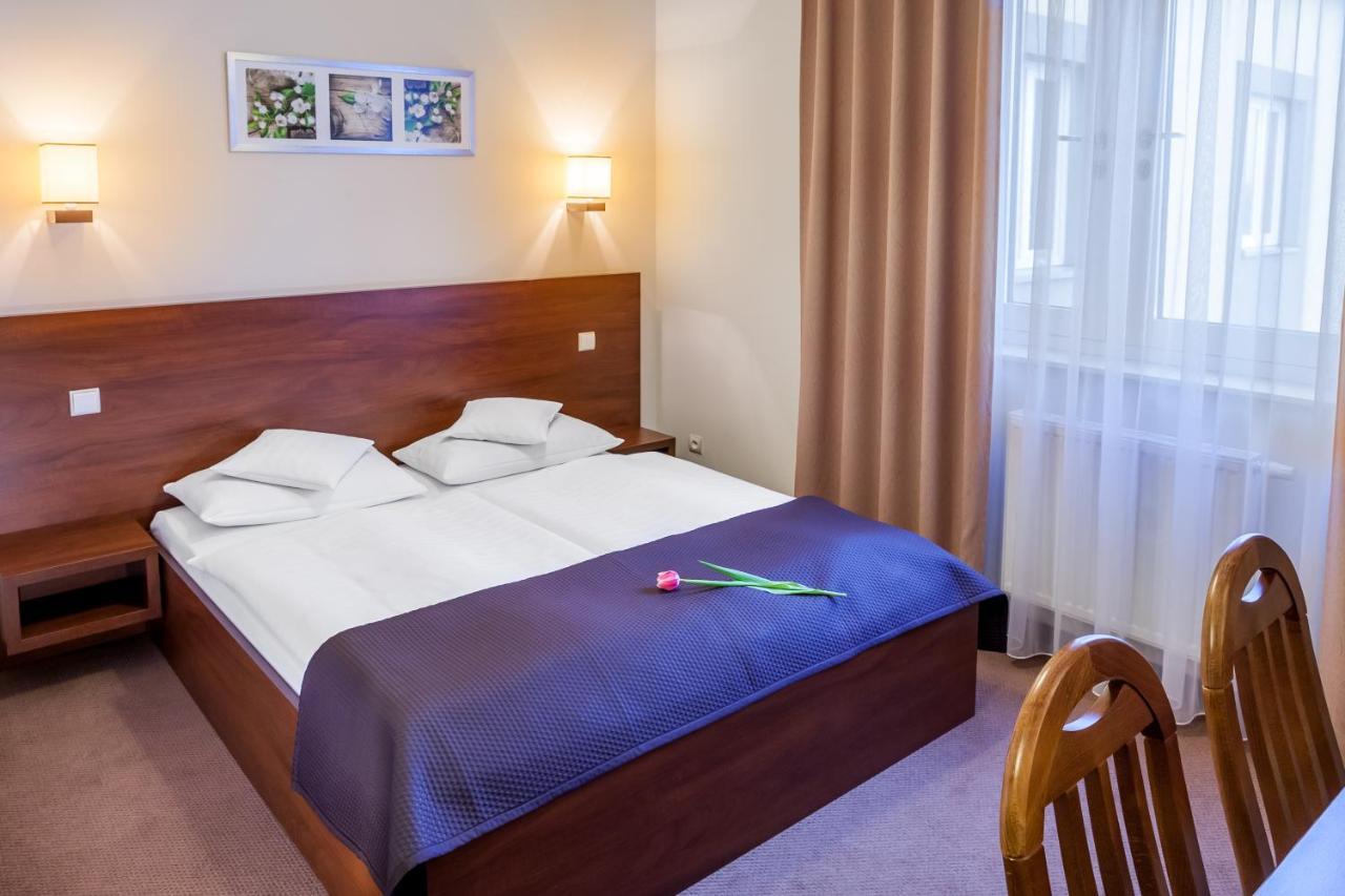 Hotel Mikulski 格利维采 外观 照片