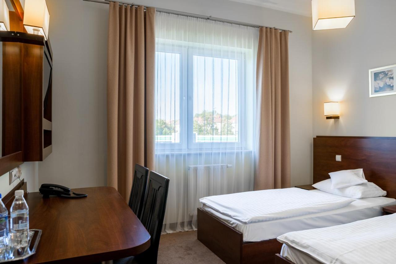 Hotel Mikulski 格利维采 外观 照片