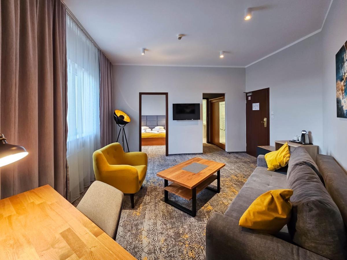 Hotel Mikulski 格利维采 外观 照片